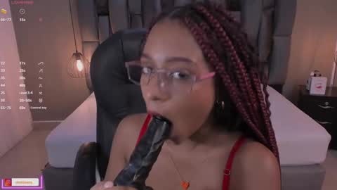 Lorena Vieira  online show from March 5, 5:08 pm