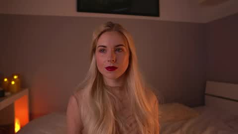 Lorrie online show from May 10, 11:34 am