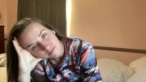 lothlori online show from December 21, 9:08 pm