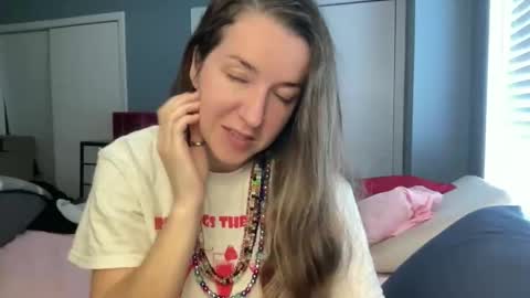 lothlori online show from February 19, 2:27 pm