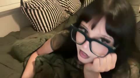 Lottiepoppie online show from October 1, 4:39 am