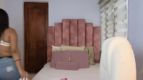 Snapshot of lou_rosse chatting on February 26, 8:24 pm  Lou Rosse  online show from February 26, 8:24 pm