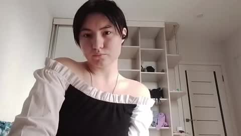 Ella online show from May 16, 10:36 am
