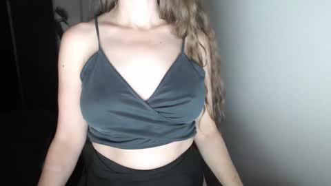 LoVe On  online show from October 24, 1:45 am