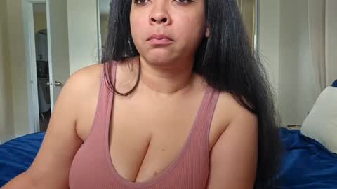 Snapshot of love_raquel_xo chatting on September 21, 5:11 pm Raquel Love online show from September 21, 5:11 pm