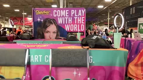 Snapshot of love_raquel_xo chatting on December 6, 10:40 pm Raquel Love online show from December 6, 10:40 pm