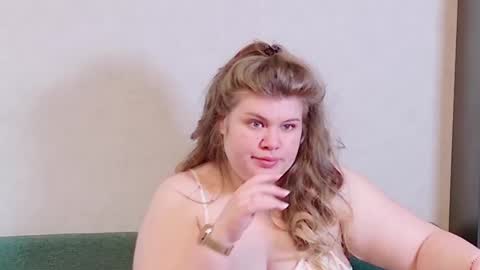 Snapshot of love_wiggy18 chatting on February 7, 10:08 am Ally online show from February 7, 10:08 am