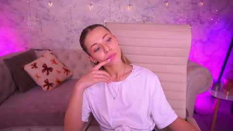 loveedove online show from May 11, 2:45 pm