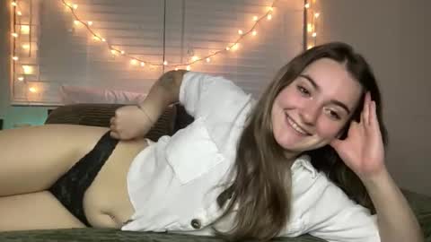 Olivia Rose online show from June 2, 3:07 am