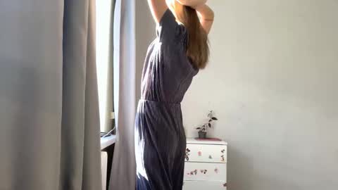 Ella online show from October 22, 6:07 am