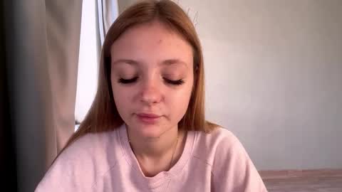 Ella online show from December 19, 7:00 am