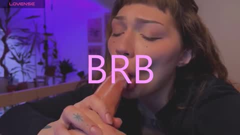 Elsa online show from November 3, 1:04 pm