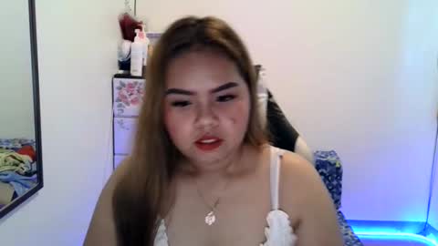 lovely_aleah online show from December 22, 8:17 am