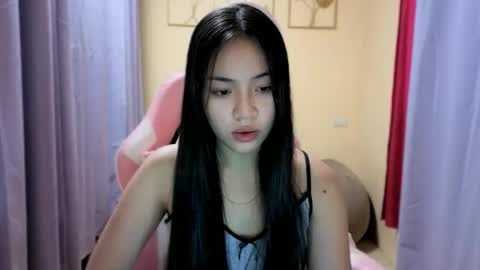 Snapshot of lovely_leah23 chatting on September 9, 10:20 pm lovely_leah23 online show from September 9, 10:20 pm