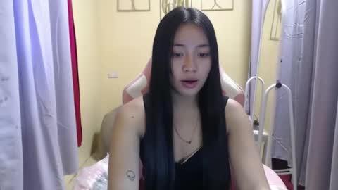 Snapshot of lovely_leah23 chatting on September 17, 1:47 am lovely_leah23 online show from September 17, 1:47 am