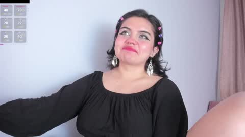 Snapshot of lovely_paris_01 chatting on January 27, 4:41 am Paris Rose online show from January 27, 4:41 am