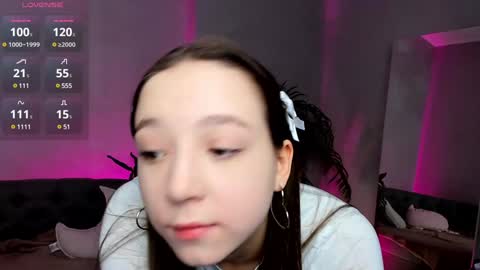 Snapshot of lovely_poppy chatting on December 18, 1:59 am Lolly online show from December 18, 1:59 am