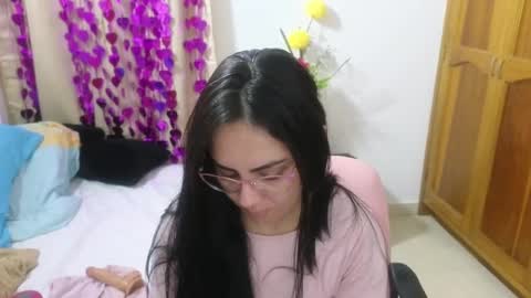 Snapshot of lovely_trix_ chatting on March 6, 11:36 am Trix online show from March 6, 11:36 am