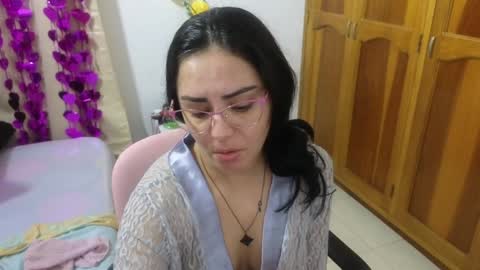 Snapshot of lovely_trix_ chatting on December 29, 11:40 am Trix online show from December 29, 11:40 am