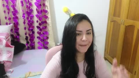 Snapshot of lovely_trix_ chatting on January 12, 11:39 am Trix online show from January 12, 11:39 am