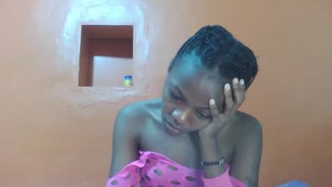 Lovely yvonne online show from December 2, 7:49 pm