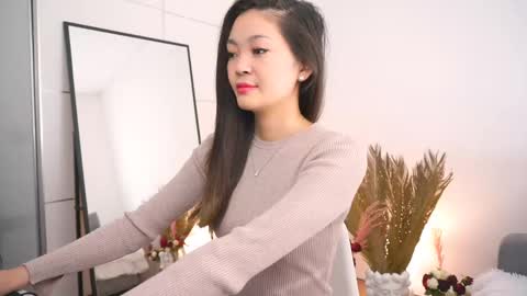 kim online show from February 12, 8:06 am