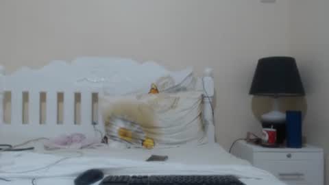 Snapshot of lovelyquey chatting on October 2, 9:42 pm Angelquey online show from October 2, 9:42 pm