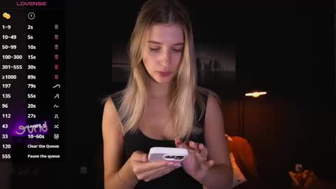 Anna online show from November 9, 2:02 pm