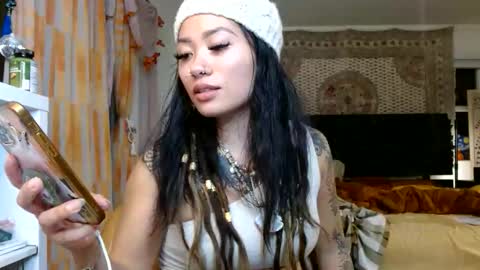 lovelyxmacii online show from December 14, 4:18 am