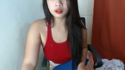 Snapshot of loving_ellah19 chatting on October 10, 2:22 pm loving_ellah19 online show from October 10, 2:22 pm