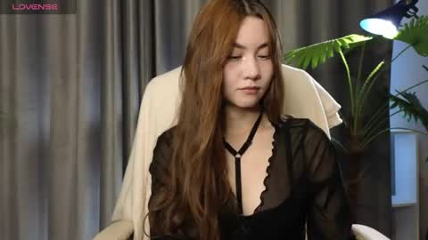 lowkeywild_ online show from July 5, 4:19 am