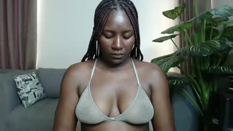 Snapshot of loyalcutie chatting on January 8, 4:44 am loyalcutie online show from January 8, 4:44 am