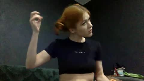 luamelie online show from October 26, 6:47 pm