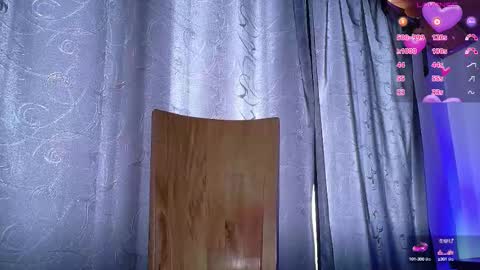 Snapshot of luccycollins_ chatting on October 17, 3:37 pm Luccy online show from October 17, 3:37 pm