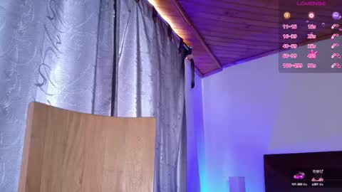 Snapshot of luccycollins_ chatting on September 23, 3:32 pm Luccy online show from September 23, 3:32 pm
