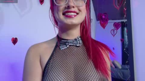 Snapshot of luccycollins_ chatting on February 22, 2:59 pm Luccy online show from February 22, 2:59 pm