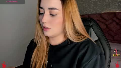 lucia star  online show from January 7, 6:56 pm