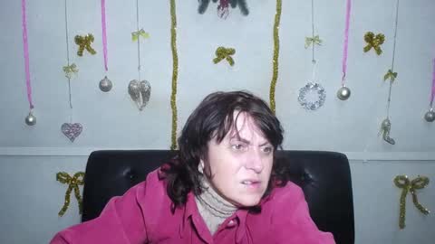Snapshot of luciami chatting on December 18, 6:03 pm LuciaMi online show from December 18, 6:03 pm