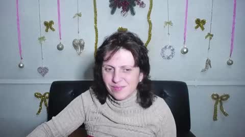 Snapshot of luciami chatting on December 19, 6:56 pm LuciaMi online show from December 19, 6:56 pm
