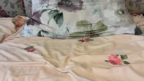 Mysterious Girl online show from September 29, 8:19 am