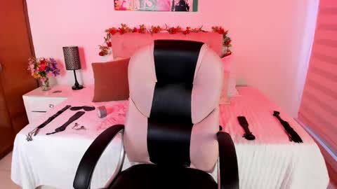     online show from September 22, 8:18 pm