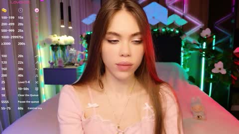 MimiFors online show from October 18, 7:48 pm