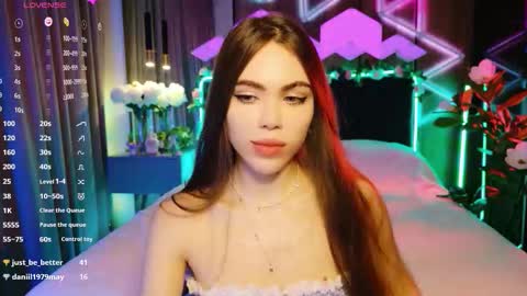 MimiFors online show from September 9, 5:13 pm