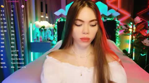 MimiFors online show from September 18, 4:05 pm