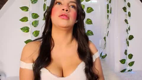 luciia_sweeet online show from November 28, 3:59 pm