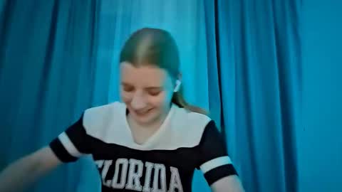 Monika online show from November 19, 8:20 pm