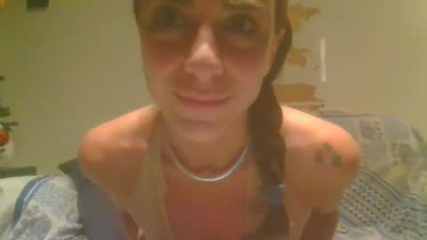 Snapshot of lucilla_yogisexy chatting on December 21, 10:08 pm Lucilla online show from December 21, 10:08 pm