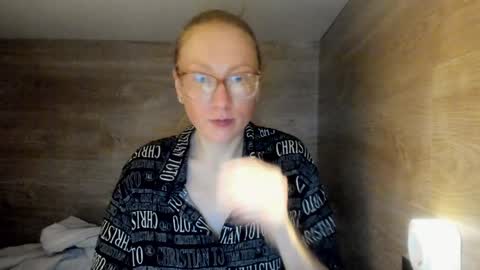 Snapshot of lucky_licky20 chatting on January 16, 4:07 am lucky_licky20 online show from January 16, 4:07 am