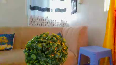 Snapshot of luckyawesome chatting on October 16, 5:54 am Crisiah online show from October 16, 5:54 am