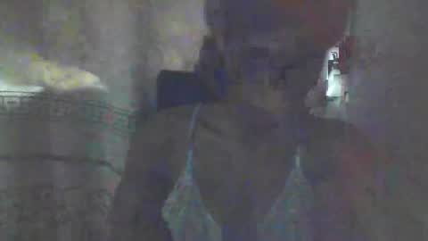 Snapshot of luckymadequeen chatting on September 27, 6:31 am Gloria online show from September 27, 6:31 am